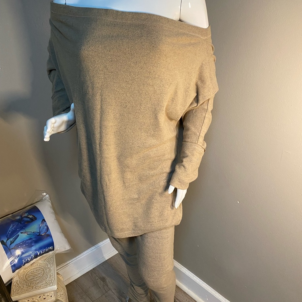 1x beige sweater pants set